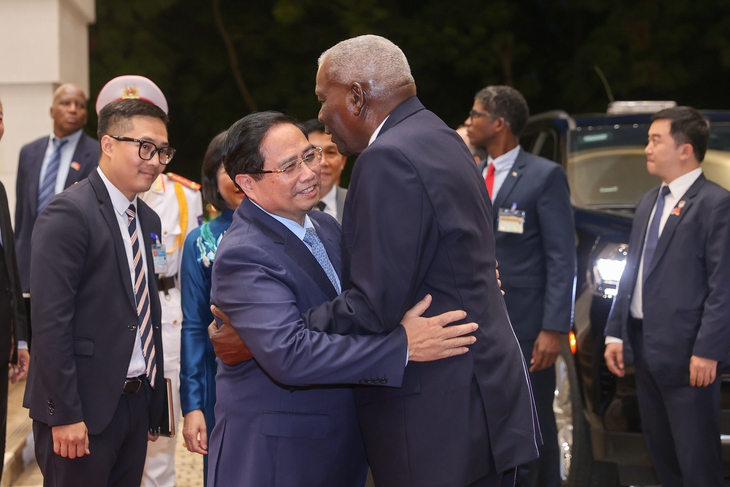 Thủ tướng gặp Chủ tịch Quốc hội Cuba, chia sẻ kinh nghiệm phát triển kinh tế - Ảnh 2.
