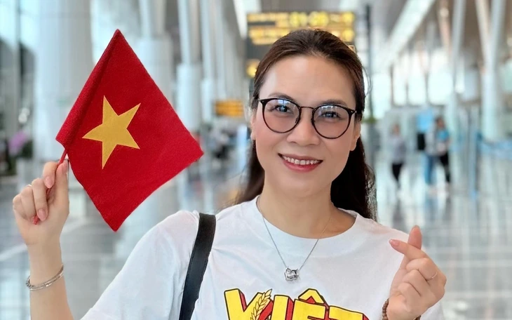 40 nghệ sĩ gửi 9 tỉ cho bà con vùng bão: 'Dân chơi phải khoe cứu bao nhiêu người' - Ảnh 7.