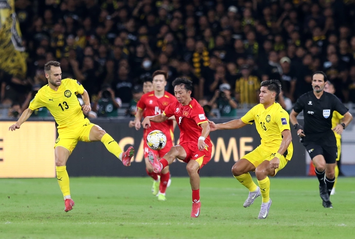 Báo Malaysia tố Liên đoàn Bóng đá Việt Nam báo cáo vụ 7 cầu thủ nhập tịch lên FIFA - Ảnh 1.