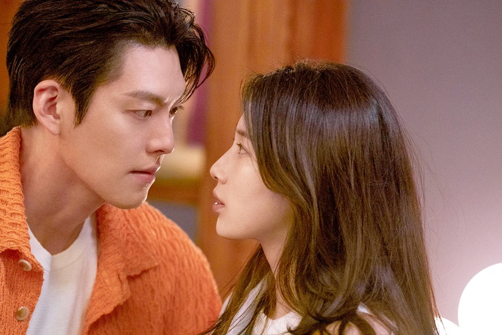 Suzy, Kim Woo Bin 'yêu lại từ đầu' - Ảnh 1.