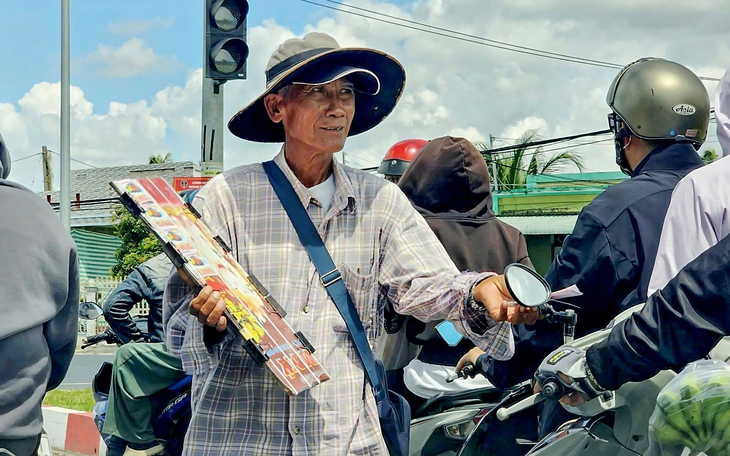 Vé số cào Cần Thơ đắt hàng, phát hành thêm 4 triệu vé - Ảnh 2.
