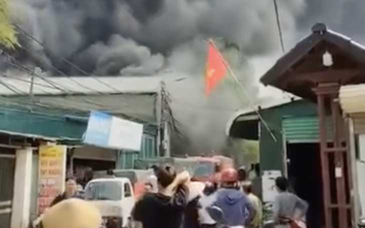 Cục nóng điều hòa phát nổ khi đang sửa chữa, 2 người bị thương - Ảnh 2.