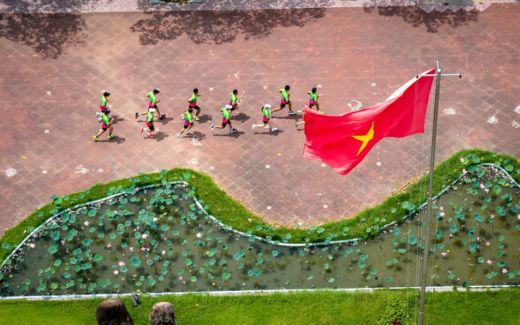 11.000 VĐV dự VPBank Hanoi International Marathon 2025  - Ảnh 5.