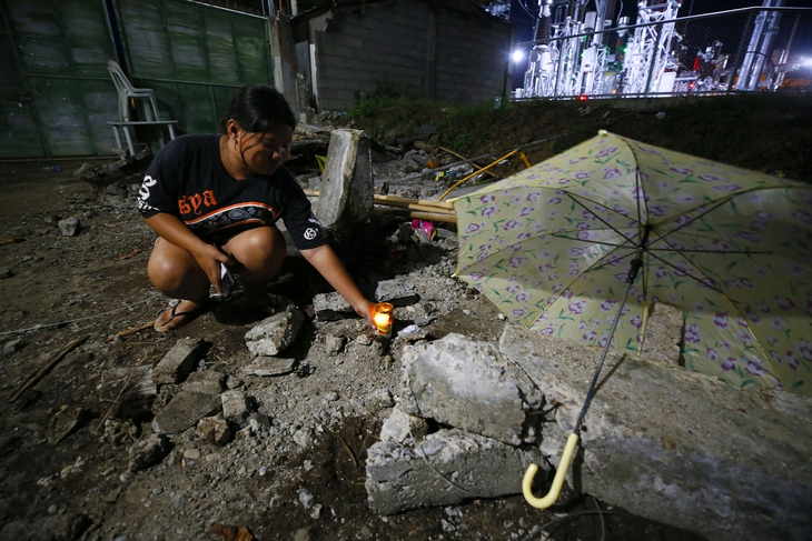 Philippines động đất kép, kích hoạt lại cảnh báo sóng thần - Ảnh 1. động đất - Ảnh 1.