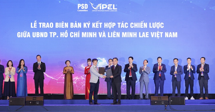 Thủ tướng Phạm Minh Chính: Tin tưởng cơ chế ViPEL sẽ thành công - Ảnh 2. Thủ tướng 'đặt hàng' doanh nhân Việt ba cùng, ba tiên phong, hai lớn mạnh - Ảnh 2.