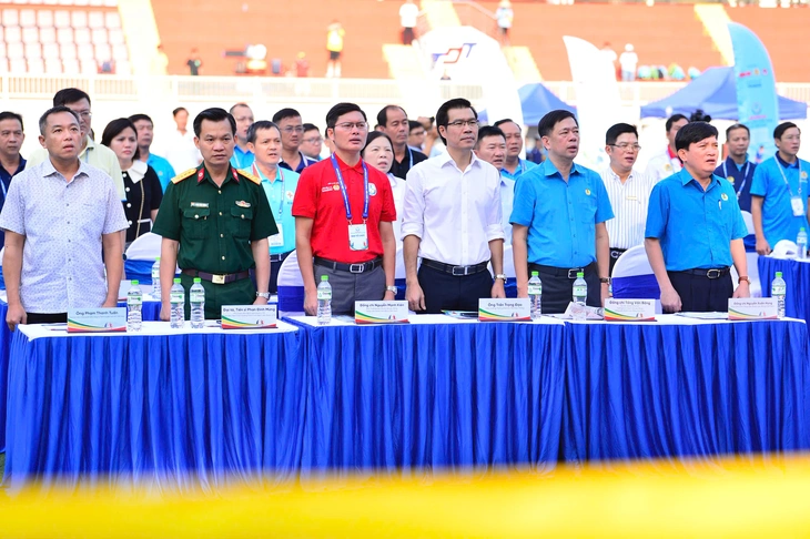 bóng đá công nhân - Ảnh 13.