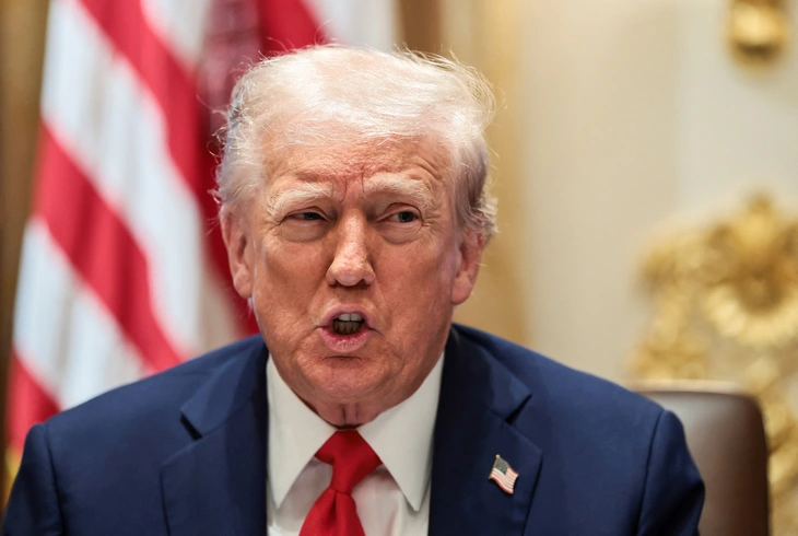 Trung Quốc siết kiểm soát gì khiến ông Trump dọa áp thuế bổ sung 100%? - Ảnh 1.