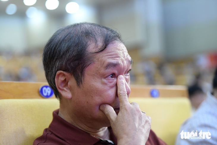 'Thằng bé chắc chỉ học lớp 5' vào Đại học Bách khoa: Từng ước mình đừng sinh ra nhưng tôi cố gắng! - Ảnh 3. Tiếp sức đến trường - Ảnh 2.