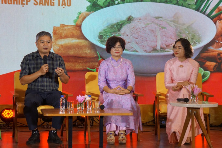 Ăn phở không chỉ là thưởng thức món ăn, mà là tận hưởng một lối sống - Ảnh 2. Ăn phở không chỉ là thưởng thức món ăn, mà là tận hưởng một lối sống - Ảnh 2.