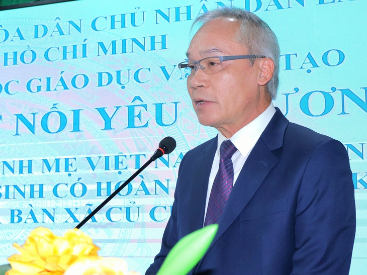 Tổng Lãnh sự quán Lào tại TP.HCM thăm và tặng quà gia đình Mẹ Việt Nam anh hùng ở Củ Chi - Ảnh 1.