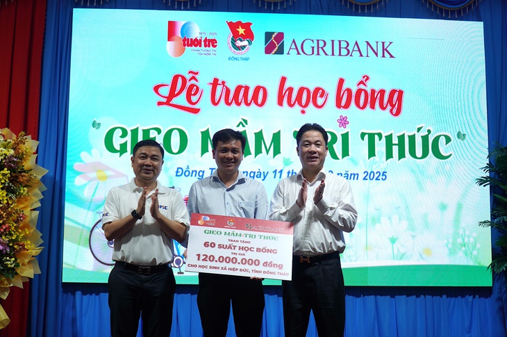 Có xe đạp mới, 200 học sinh Đồng Tháp đến trường bớt cực hơn - Ảnh 8.