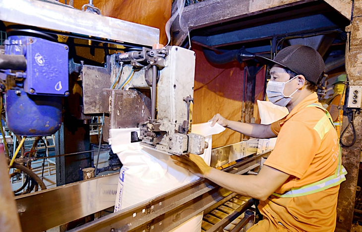Gỡ vướng mắc thể chế, khơi thông nguồn lực - Kỳ 1: Những quy định 'đốt' tiền doanh nghiệp - Ảnh 2. thể chế - Ảnh 2.