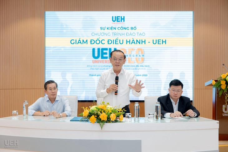 Một trường đại học tại TP.HCM mở khóa học 'đo ni đóng giày' cho CEO - Ảnh 1.