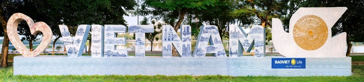 Hà Nội khánh thành công trình tôn vinh tình kết nghĩa Hà Nội - Huế - TP.HCM - Ảnh 2.