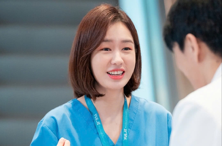 Ahn Eun Jin - Ảnh 3.