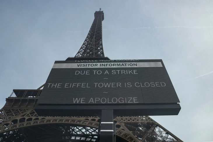 Tháp Eiffel - Ảnh 1.