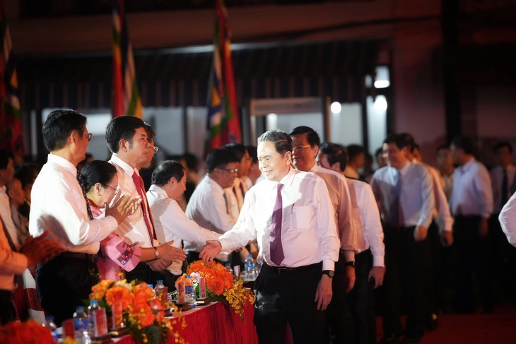 Chủ tịch Quốc hội đánh trống khai hội mùa thu Côn Sơn - Kiếp Bạc năm 2025 - Ảnh 1.