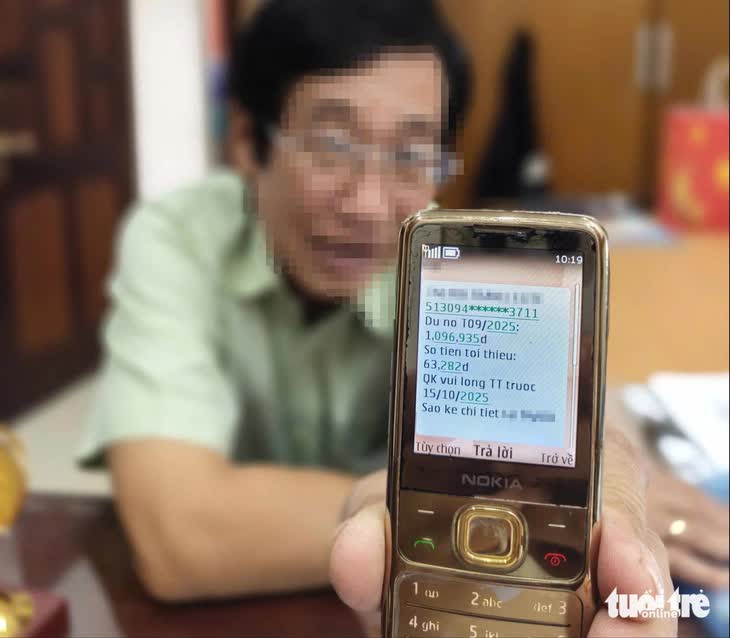 Nợ tiền tin nhắn vài ngày bị ngân hàng tính lãi gấp 100 lần; Nữ hiệu phó gửi đơn cầu cứu - Ảnh 1.