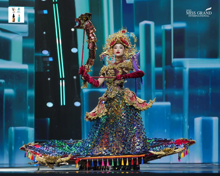 Yến Nhi lược bỏ hiệu ứng bắn pháo hoa ở phần thi trang phục dân tộc tại Miss Grand International - Ảnh 1. Miss Grand International - Ảnh 1.