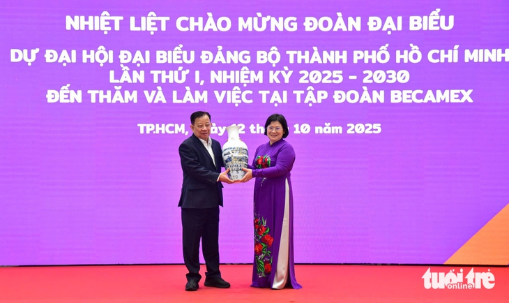 TP.HCM mời gọi doanh nghiệp chung sức làm kinh tế mạnh, dựng an sinh vững- Ảnh 5. TP.HCM mời gọi doanh nghiệp chung sức làm kinh tế mạnh, dựng an sinh vững - Ảnh 4.