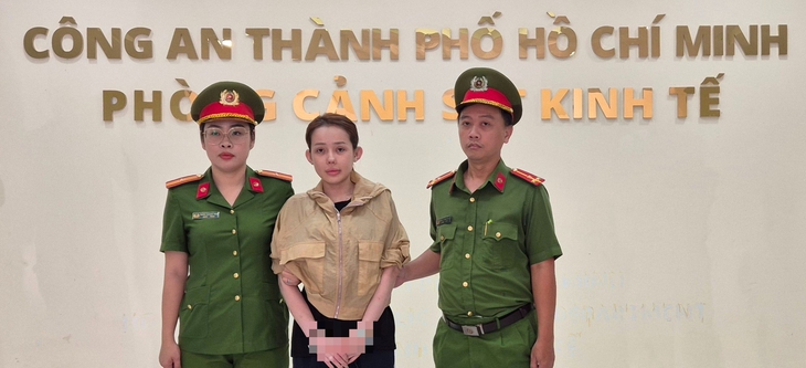 Khởi tố, bắt tạm giam DJ Ngân 98 - Ảnh 1.