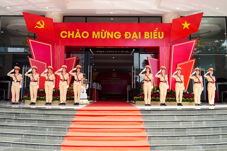 Công an TP.HCM triển khai nhiều phương án bảo vệ Đại hội Đảng bộ TP.HCM lần I - Ảnh 3.