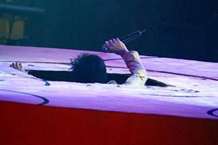 sự cố sân khấu - Ảnh 3.