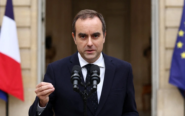 Tổng thống Pháp Macron cương quyết không từ chức - Ảnh 2.