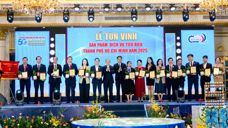 Dấu ấn SATRA tại ngày hội tôn vinh doanh nghiệp Việt - Ảnh 2.
