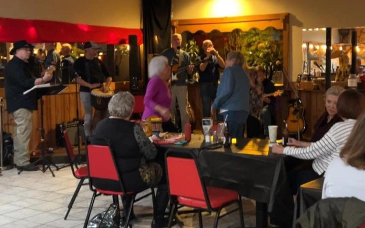 Giáo viên bị học sinh 6 tuổi bắn, nhận bồi thường 10 triệu USD - Ảnh 3.