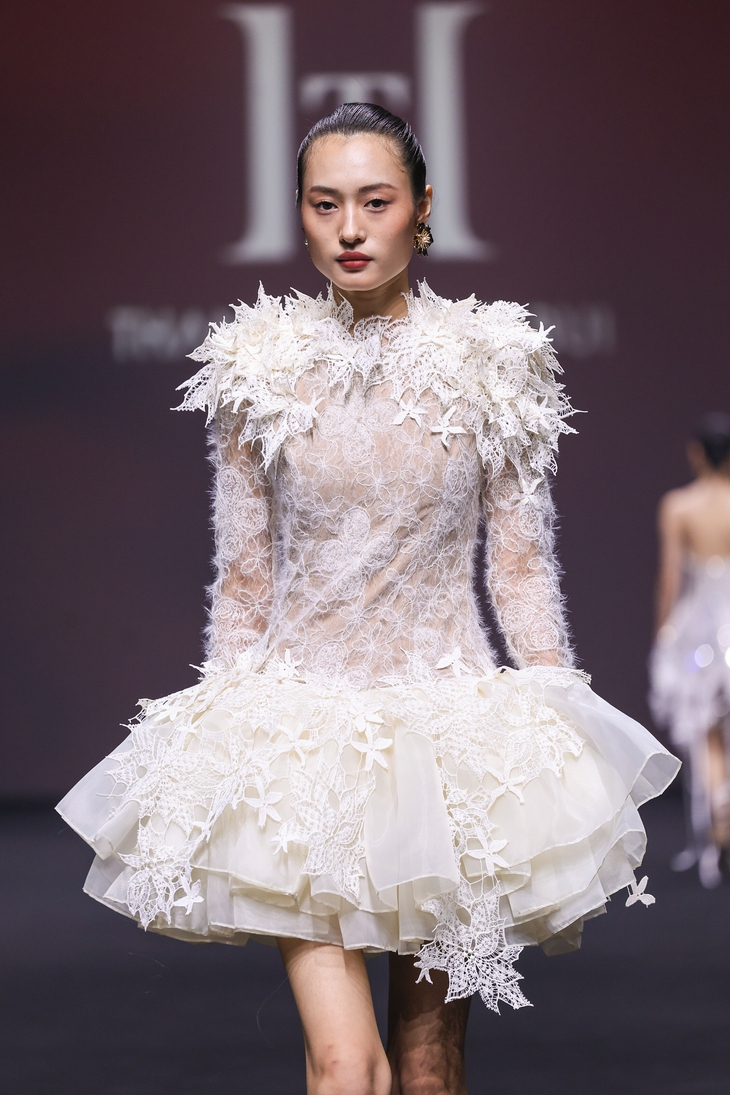 Hoàng Thùy - Ảnh 11.