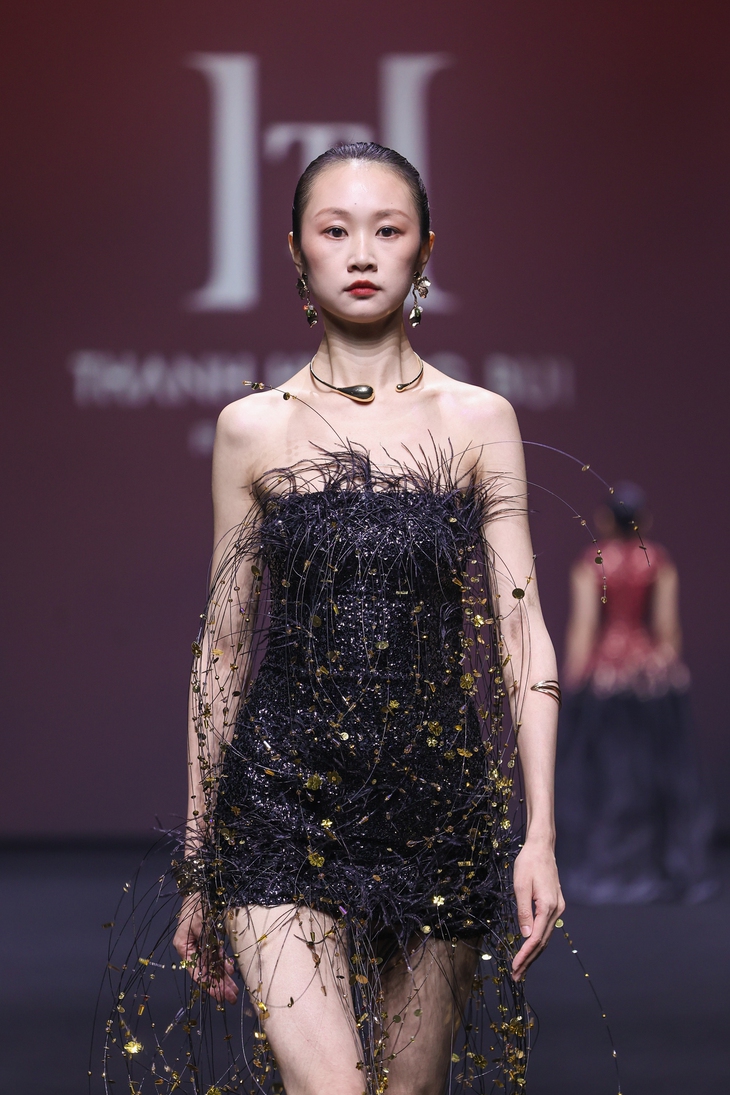 Hoàng Thùy - Ảnh 10.