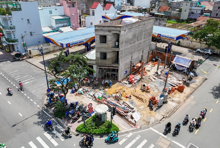 TP.HCM chuẩn bị làm công viên cây xanh, mở rộng đường dọc bờ Kênh Tẻ hơn 5.600 tỉ đồng - Ảnh 2.