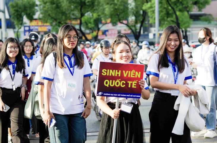 Gần 100 sinh viên quốc tế học chính quy tại Trường đại học Mở TP.HCM - Ảnh 1.