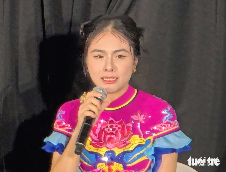 Vân Trang khóc nhớ Quý Bình, nhớ phim 'Sông dài' 12 năm trước - Ảnh 1. Vân Trang - Ảnh 1.