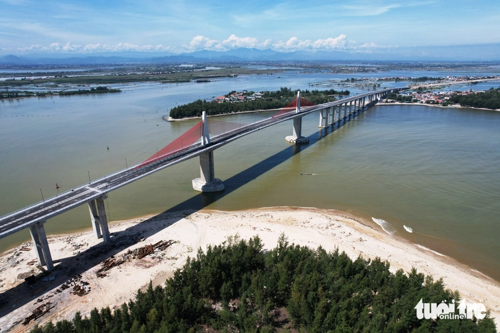 Cầu Thuận An nghìn tỉ 'trễ hẹn' thông xe do thiếu đất tái định cư - Ảnh 1.