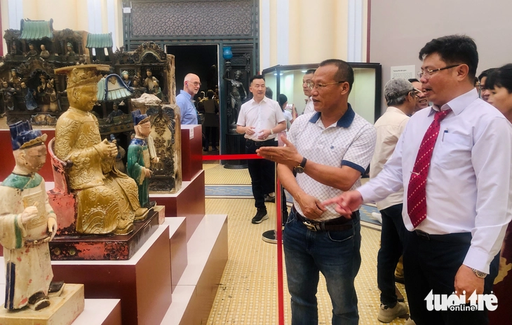 Ngắm bộ tượng Ngọc Hoàng, Diêm Vương bằng gốm Sài Gòn xưa - Ảnh 2. Độc đáo bộ tượng Ngọc Hoàng, Diêm Vương bằng gốm Sài Gòn xưa - Ảnh 2.