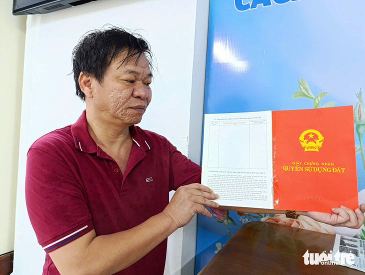 Công chứng ẩu khiến dân trắng tay 13 năm: Công chứng viên đã thôi việc, xử lý sao? - Ảnh 1.