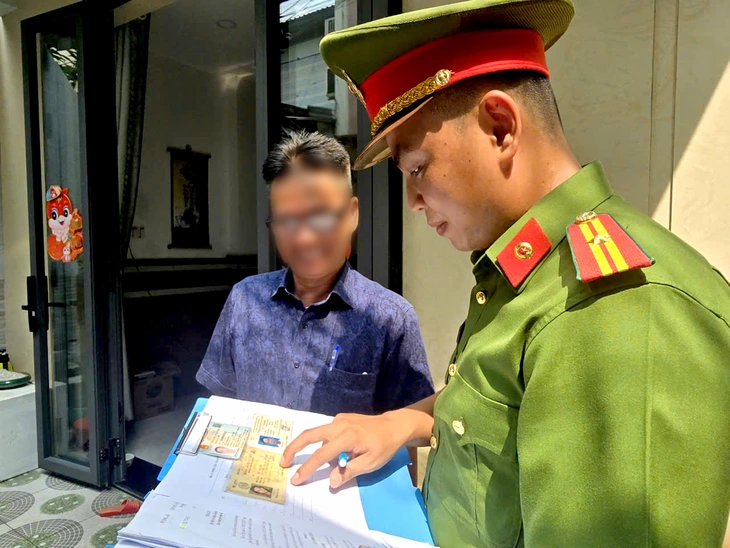 Công an TP.HCM thu thập dữ liệu về xe và giấy phép lái xe - Ảnh 1.