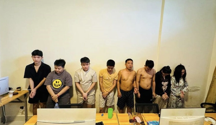 Campuchia bắt giữ 8 người Việt với cáo buộc lừa đảo qua mạng - Ảnh 1.