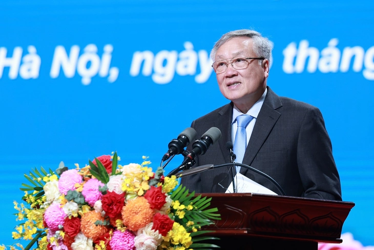 Phó Thủ tướng Nguyễn Hòa Bình đề nghị Công đoàn đặt - Ảnh 1. Phó thủ tướng: Chị em phụ nữ hãy biết yêu thương, trân trọng bản thân - Ảnh 1.