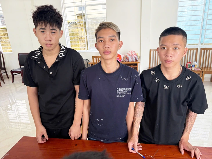 3 thanh niên từ Quảng Trị vào Hội An đột nhập nhà hàng, tiệm vải trộm tiền - Ảnh 1.
