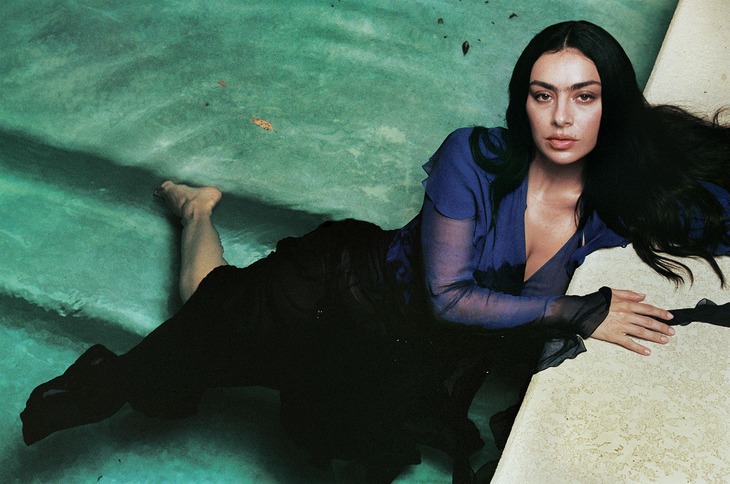 Charli XCX từ chối bình luận về Taylor Swift? - Ảnh 2.