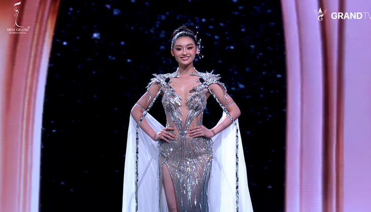 Hoa hậu Yến Nhi gặp sự cố chảy máu ở bán kết Miss Grand International 2025 - Ảnh 1. Yến Nhi - Ảnh 1.