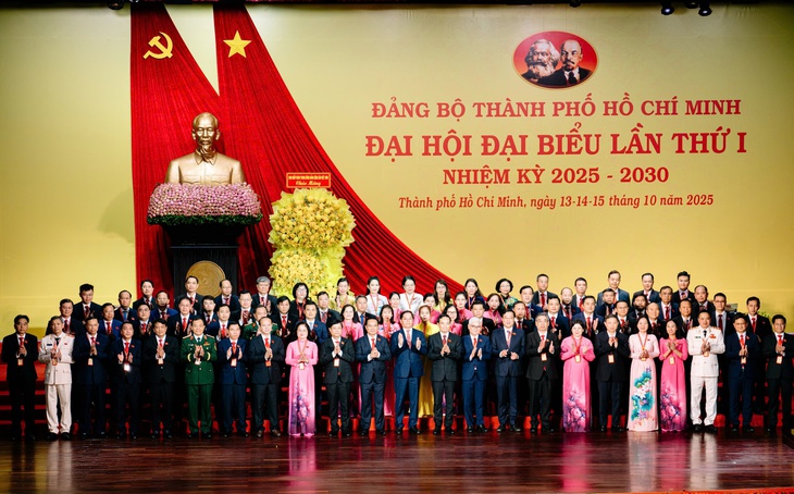 16 thành viên Ủy ban Kiểm tra Thành ủy TP.HCM ra mắt - Ảnh 3.