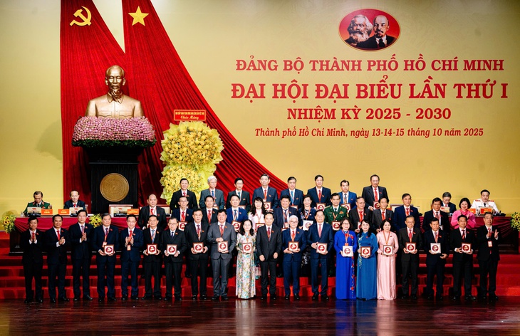 16 thành viên Ủy ban Kiểm tra Thành ủy TP.HCM ra mắt - Ảnh 4.