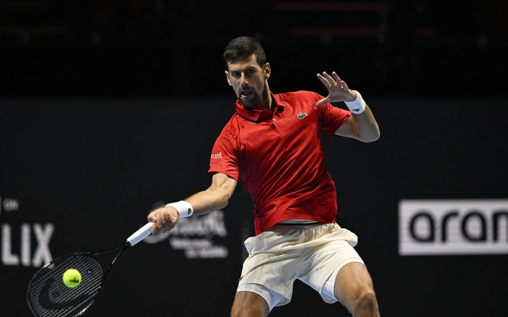 Bức tranh tường của Novak Djokovic bị phá hoại sau khi anh 'chạy trốn' khỏi Serbia - Ảnh 4.
