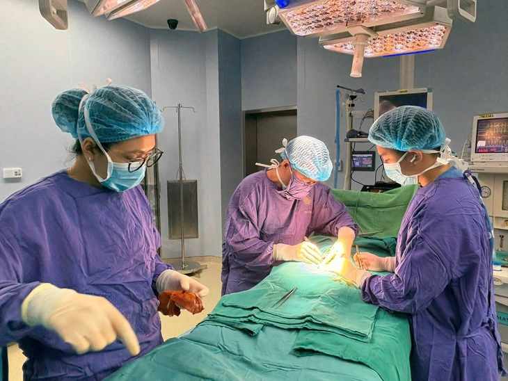 ‘Cậu nhỏ’ cương cứng suốt 10 ngày, người đàn ông từ Gia Lai phải ra Hà Nội cấp cứu - Ảnh 1. cương dương - Ảnh 1.