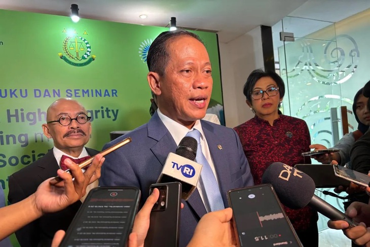 Jakarta ban bố tình trạng khẩn cấp vì rác thải 'ngập' thành phố - Ảnh 1.