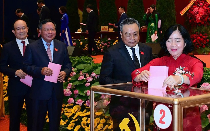 Danh sách 17 người được bầu vào Ban Thường vụ Thành ủy Hà Nội khoá XVIII, nhiệm kỳ 2025-2030 - Ảnh 3.